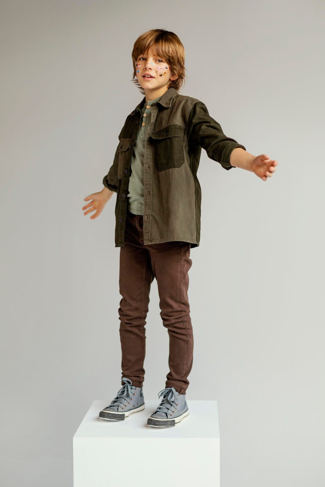 ZadStores A boy standing as a model